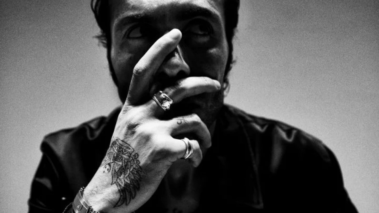 اغنية امير عيد متكتف mp3